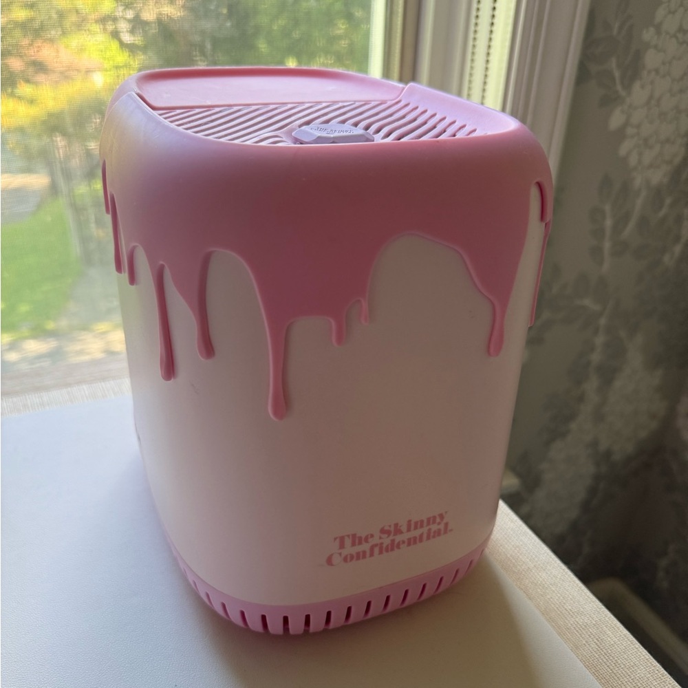 Skinny Confidential x Canopy pink drip humidifier/diffuser